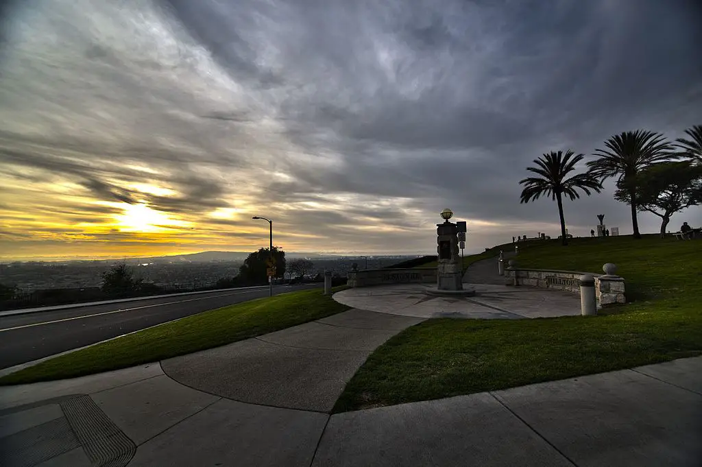 Hilltop Park, Signal Hill