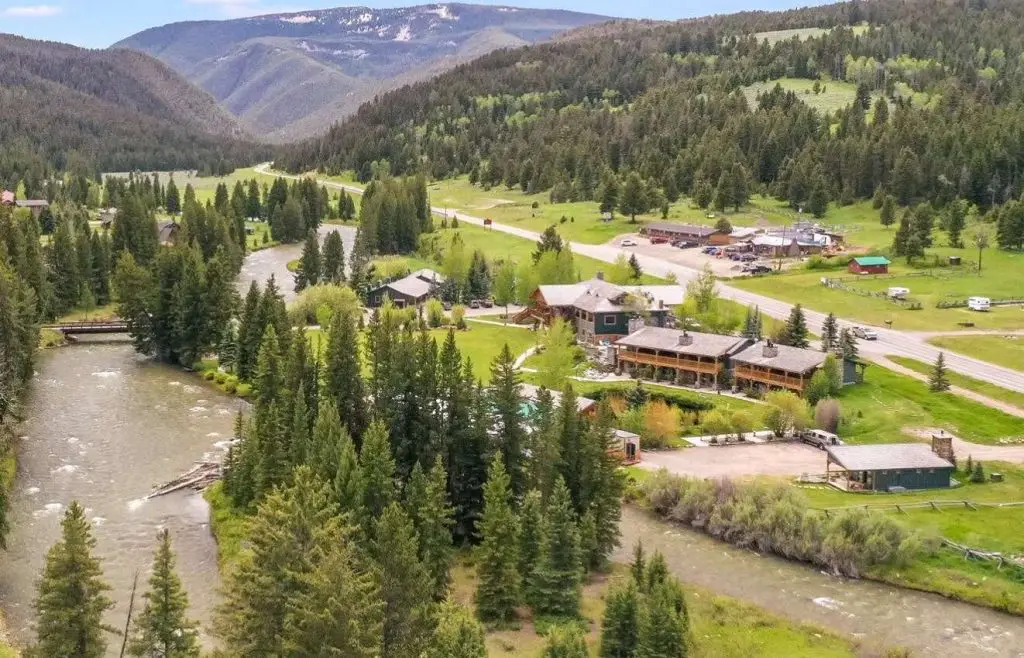 Rainbow Ranch Lodge